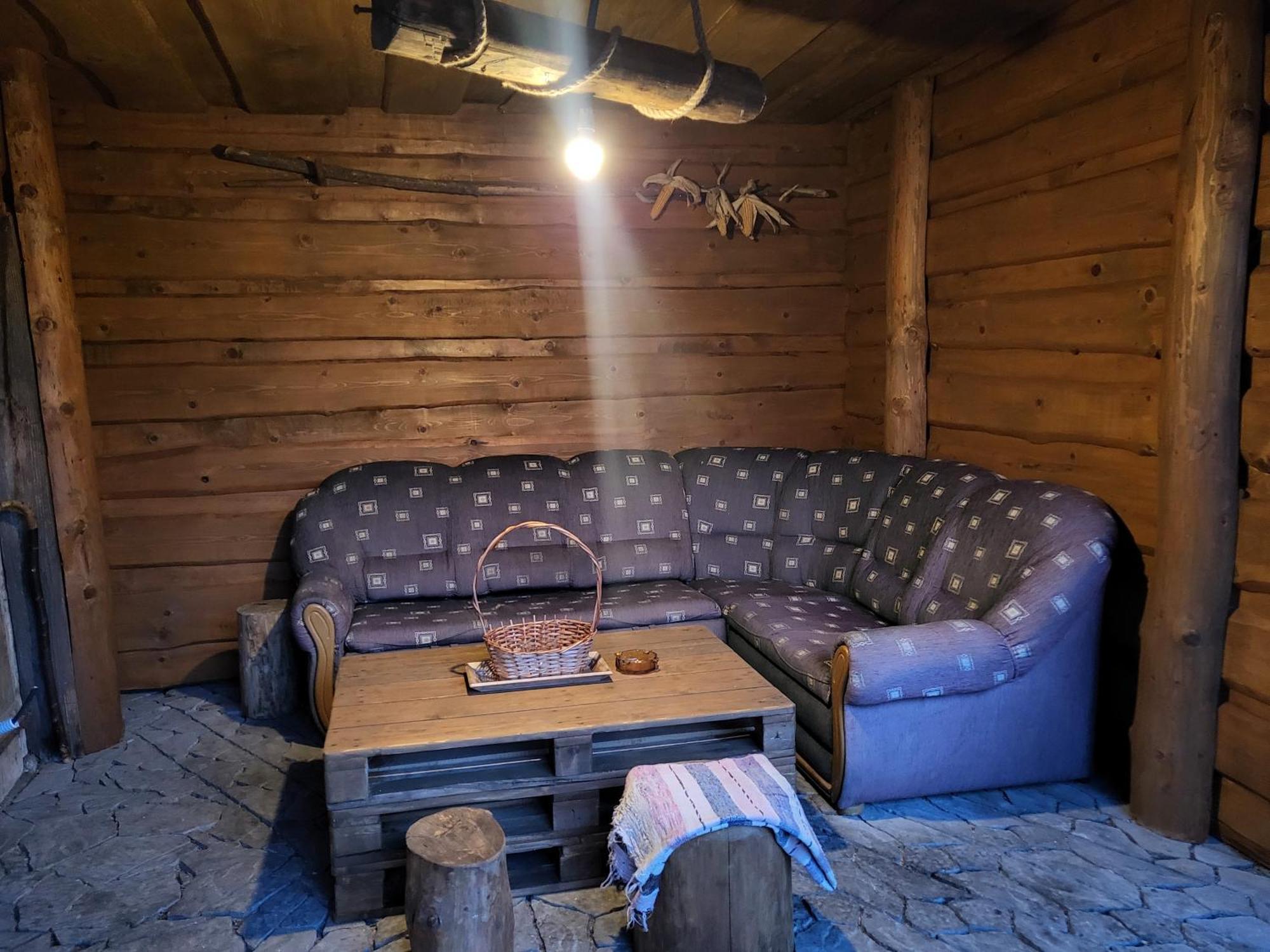 Chalupa M&P 2 Bešeňová Buitenkant foto